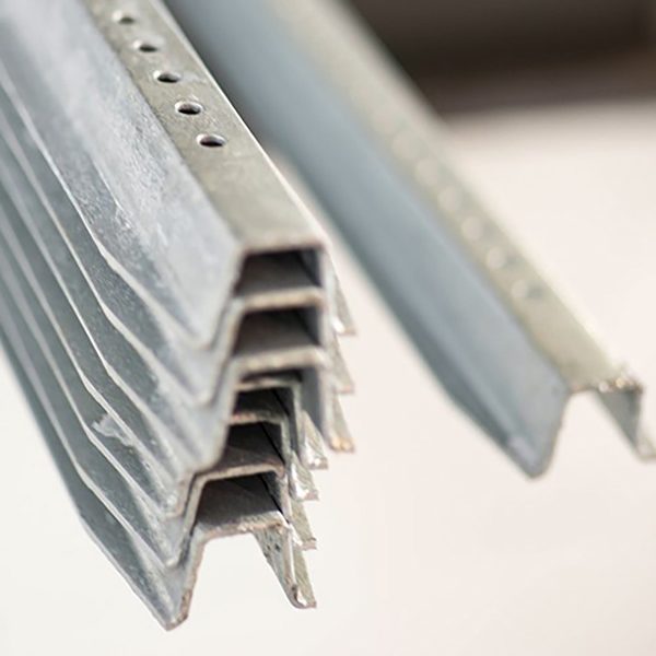 Poteaux en aluminium